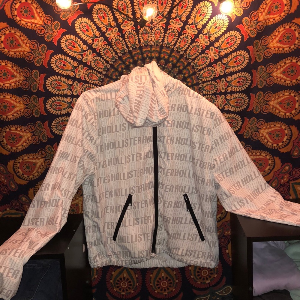 WHITE HOLLISTER WIND BREAKER